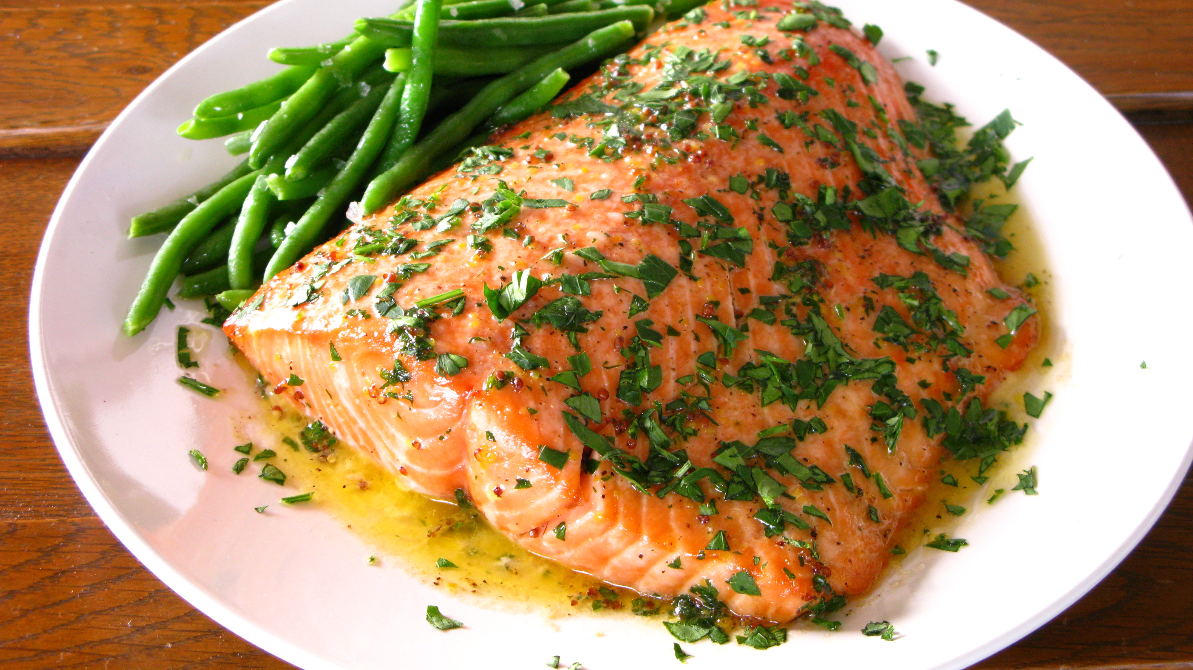 Простые рецепты рыбы с овощами. Блюда из горбуши. Рыба готовая. Лосось с овощами. Красная рыба с овощами.