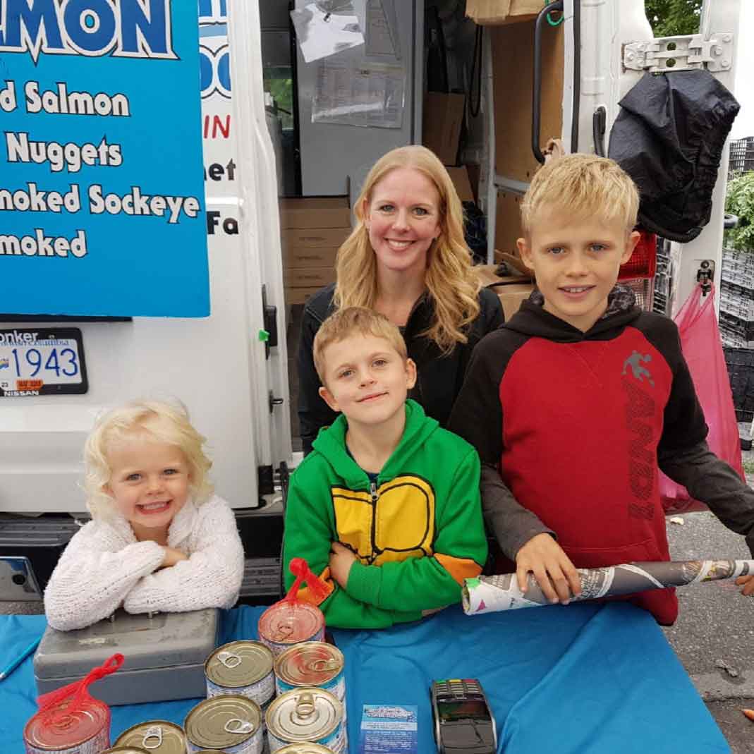 berger family at vancouver farmer market